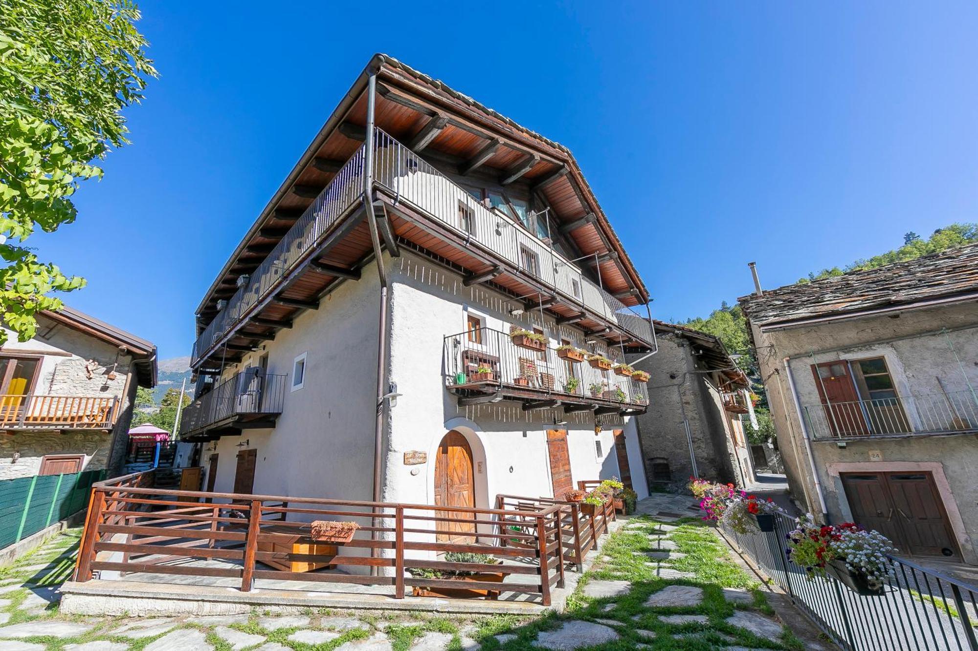 San Marco Lodge Apt Mountain Retreat - Happy Rentals Oulx Exterior photo